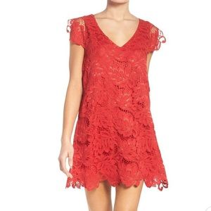 BB DAKOTA JACQUELINE LACE SHIFT DRESS